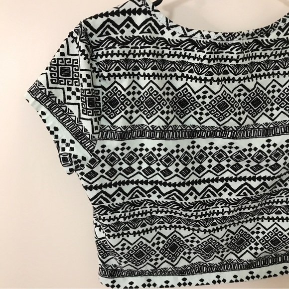 3/$15 forever 21 cotton spandex mint green Aztec print crop top - Picture 5 of 7